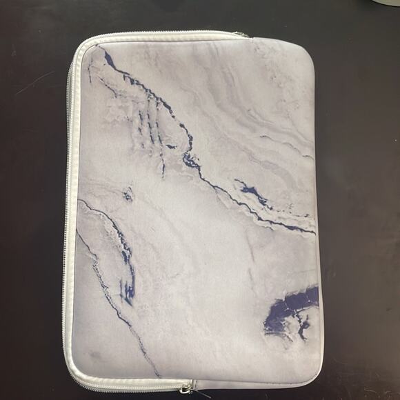 MacBook New Pro 13” shell and soft case - Picture 4 of 7